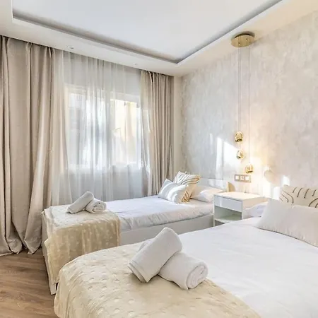 Lovely In Dama De Noche * Marbella