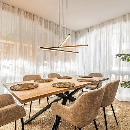 Lovely In Dama De Noche Marbella